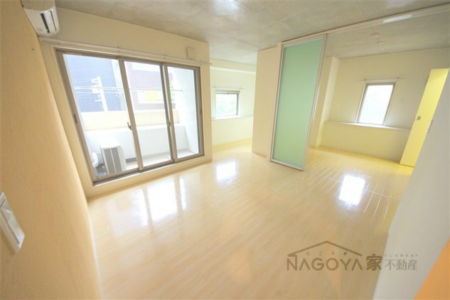 シャトー＆ホテル名駅南Ⅱ リビング