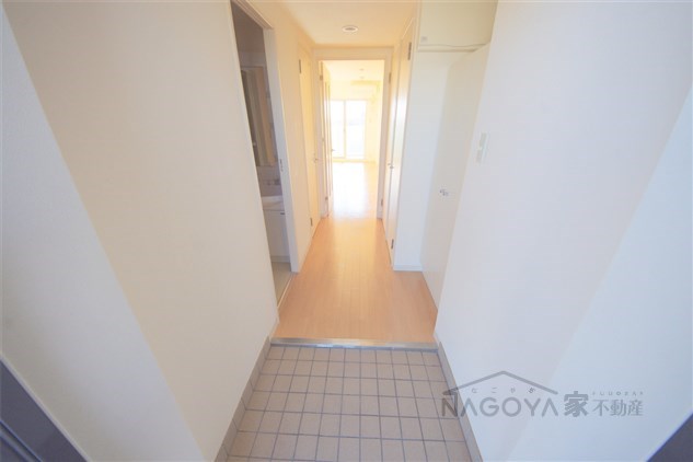 プレステージ千種 玄関