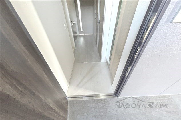 メイクス今池02 玄関