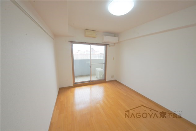 アルフィーレ新栄 リビング