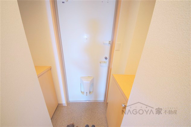 カーサ千種B 玄関