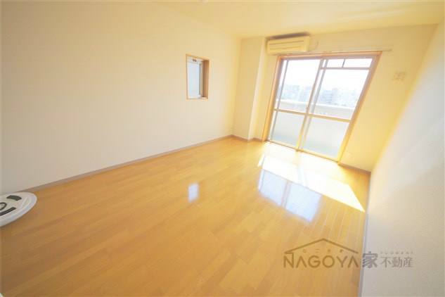 カーサ千種B リビング