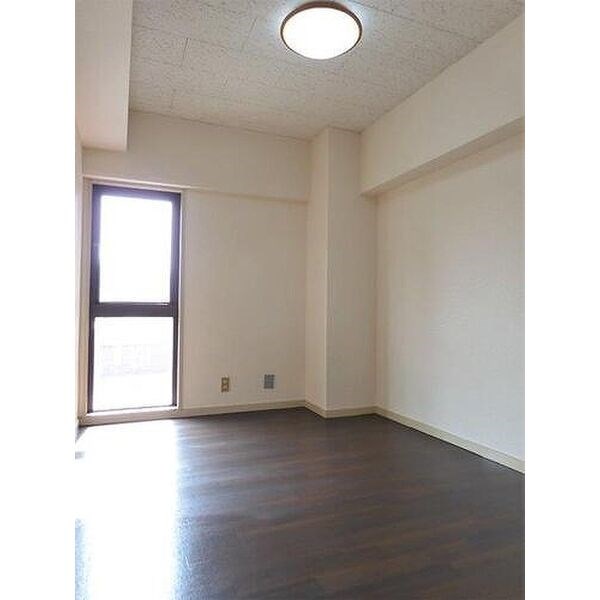 ライオンズマンション覚王山第２ ベッドルーム