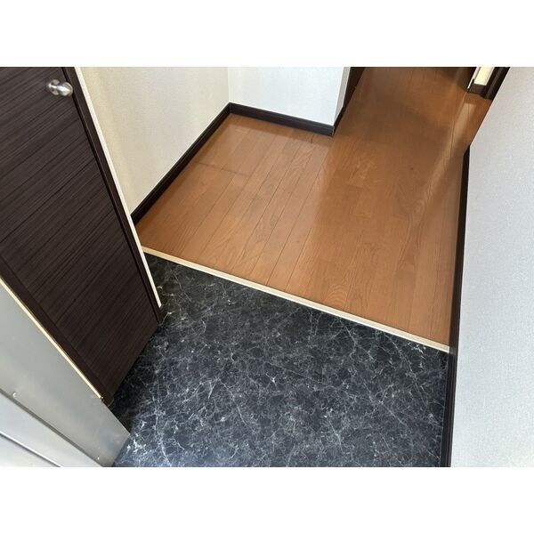 アビテ池下 玄関