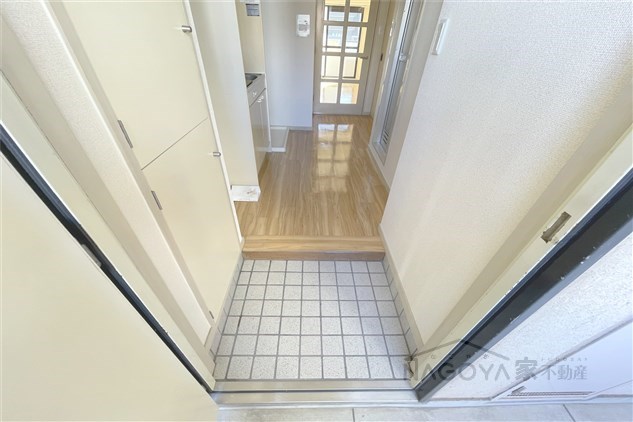 グランドール上前津 玄関