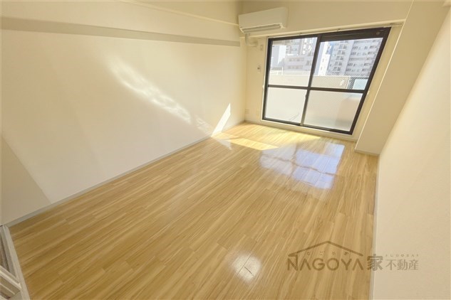 グランドール上前津 リビング