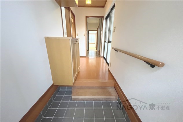 千種区自由が丘戸建て 玄関