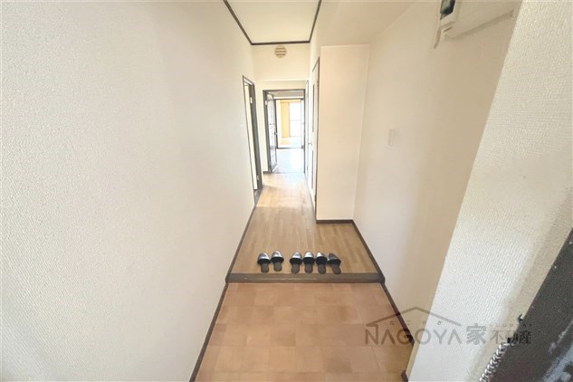 アルト千種 玄関