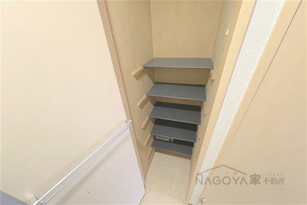 エルザセンティア筒井 玄関