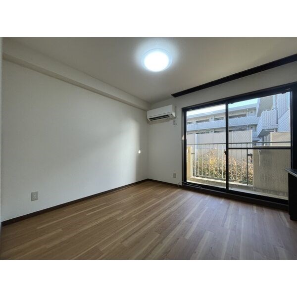 Ritzy本山 ベッドルーム