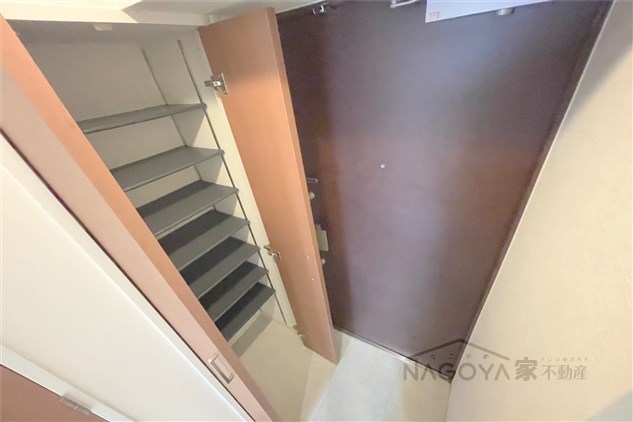 プログレッソ鶴舞 玄関