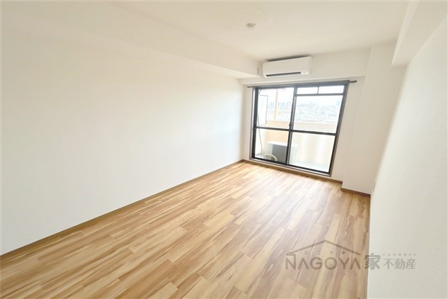 メゾンドＭＯＥ リビング