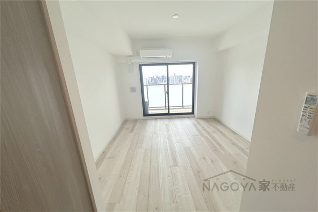 S-RESIDENCE亀島駅前ascent リビング