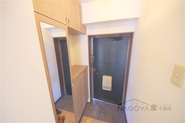 ザ・モーク桜山 玄関