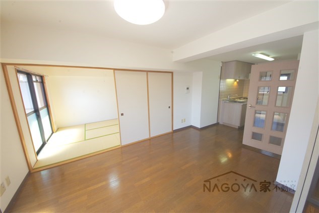 ザ・モーク桜山 リビング