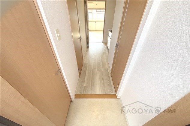 エステート愛和 玄関
