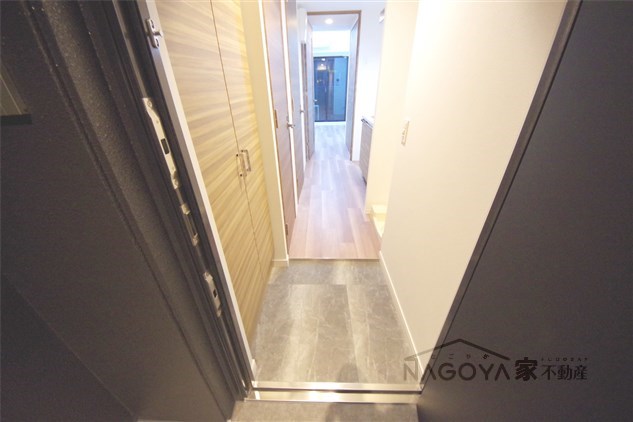 メイクス矢場町 玄関