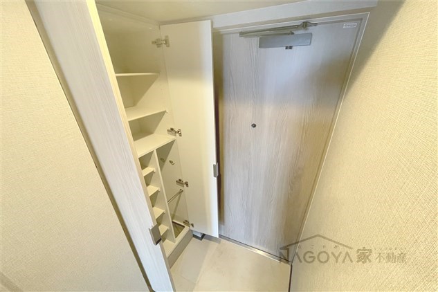 メイクスアート上前津Ⅵ 玄関