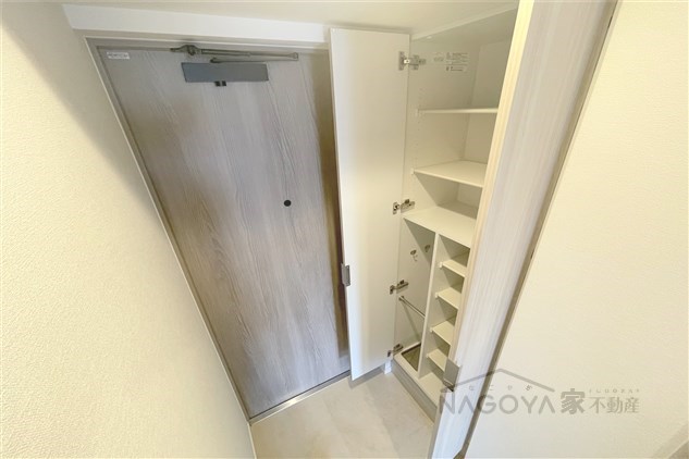 メイクスアート上前津Ⅵ 玄関