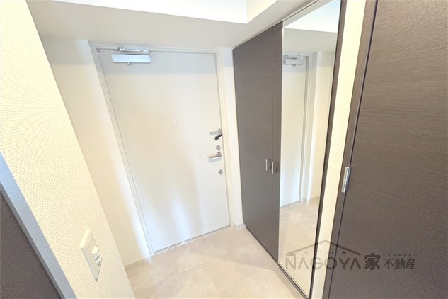 エステムコート名古屋ライブゲート 玄関