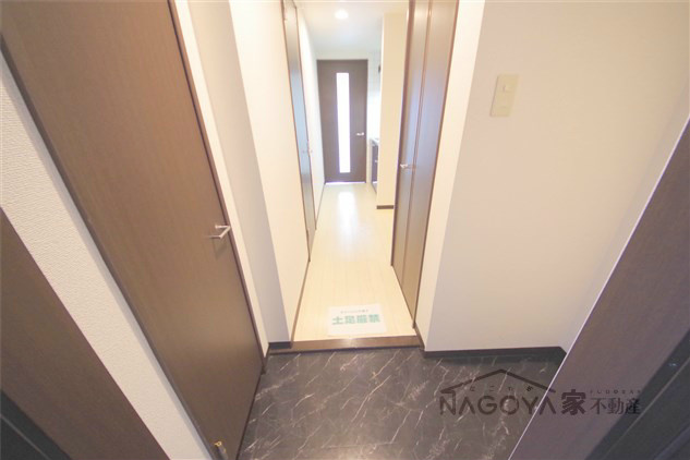 アビタシオンサクラ 玄関