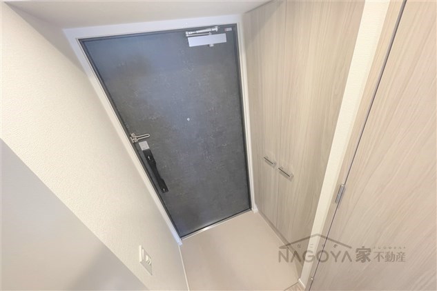 メイクスアート大曽根 玄関