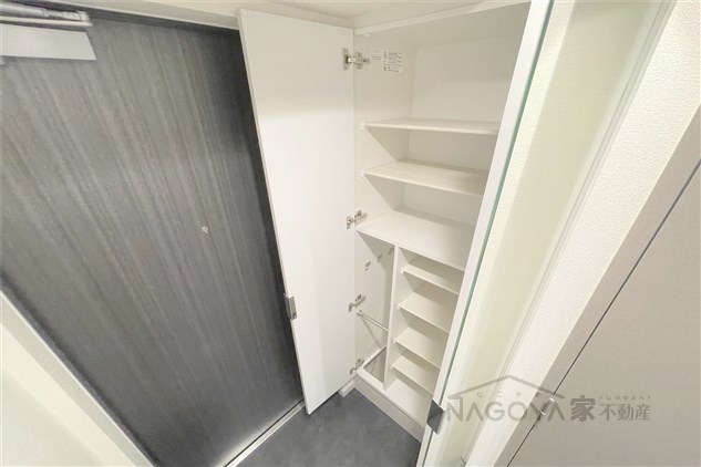 プレサンス千種駅前レガート 玄関