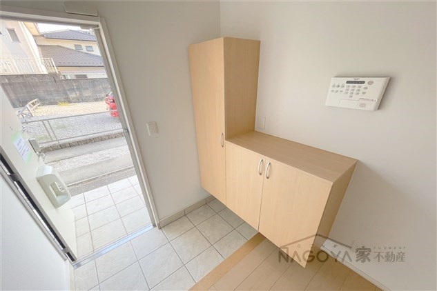 ドルチェヴィータマルヤ 玄関