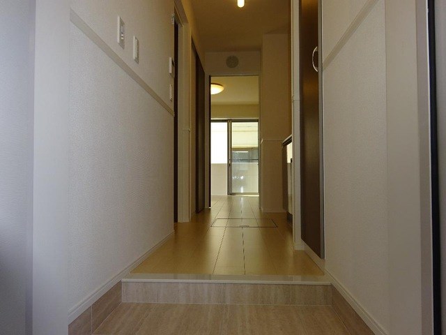 シュロス上飯田 玄関