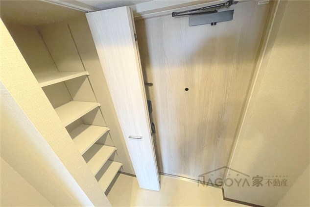 メイクスアート上前津Ⅵ 玄関