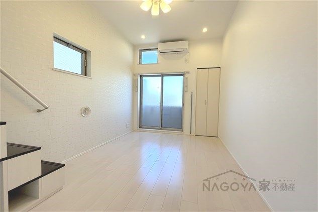 フレグラントオリーブ名城公園 リビング