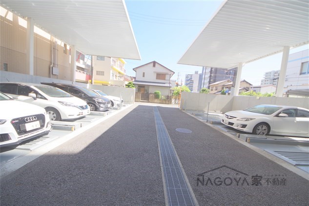 センチュリースクエア千種 駐車場