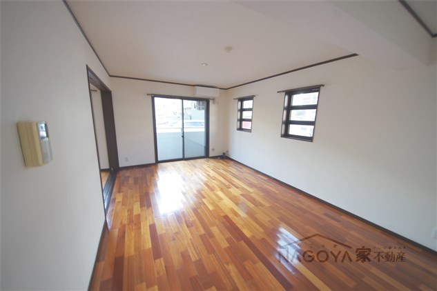 アヴニール リビング