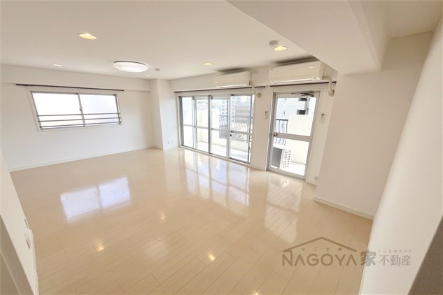 池下タワーズ リビング