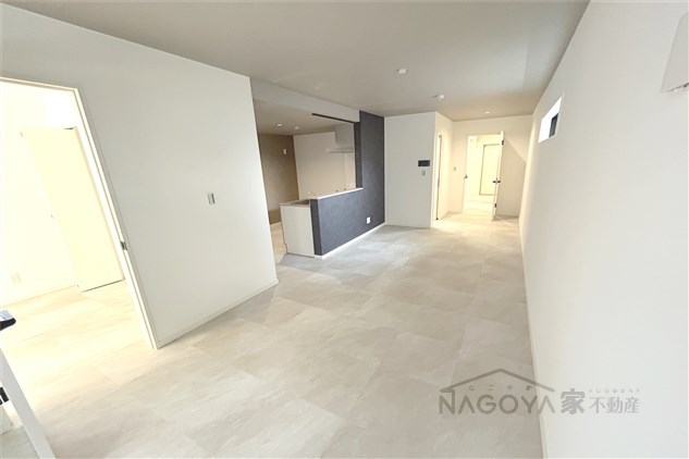 CELENEST高岳 リビング