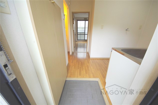 カーサセレーノ 玄関