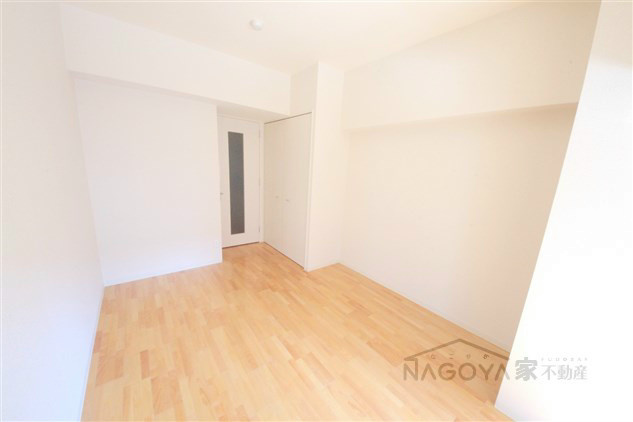 ESTACION KANAYAMA WEST・EAST ベッドルーム