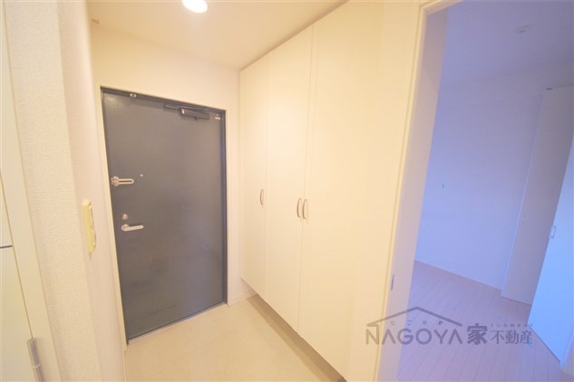 スクエア名古屋港 玄関