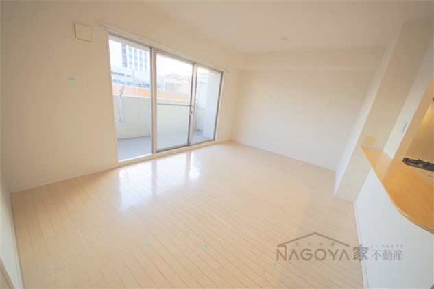 スクエア名古屋港 リビング