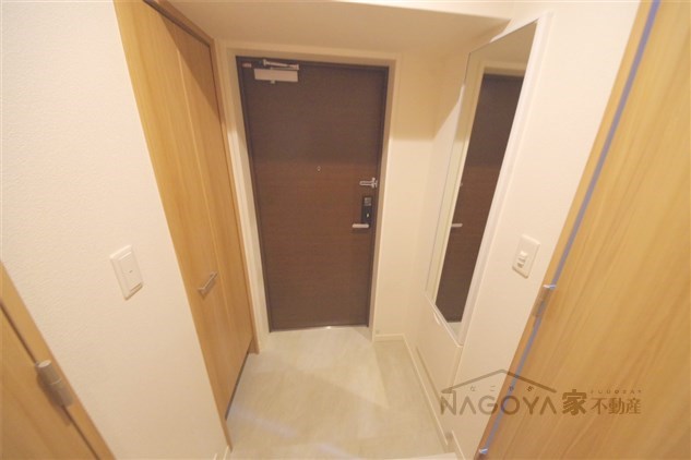 ロイジェント日吉 玄関