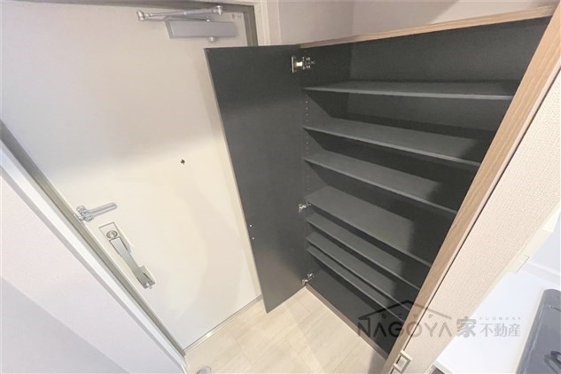 ミライエA 玄関