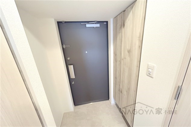 S-RESIDENCE浅間町駅前axial 玄関