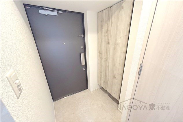 S-RESIDENCE浅間町駅前axial 玄関