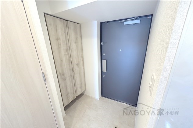 S-RESIDENCE浅間町駅前axial 玄関