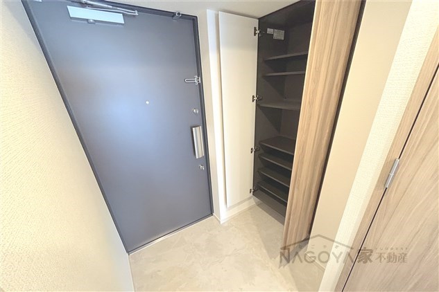 S-RESIDENCE浅間町駅前axial 玄関