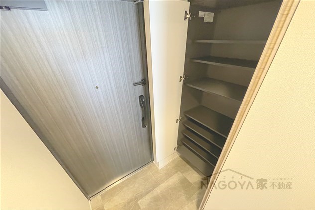 CREST TAPP金山 玄関