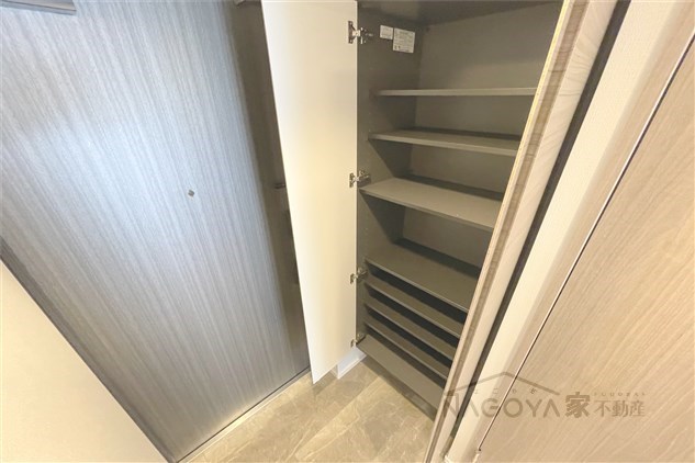 CREST TAPP金山 玄関