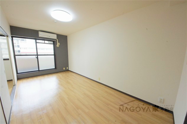 Ｘ－ｏｖｅｒ21覚王山 リビング