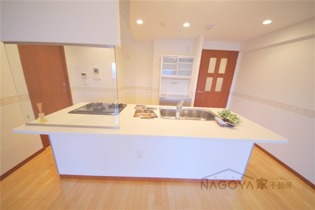 ロイヤルパークス千種 キッチン