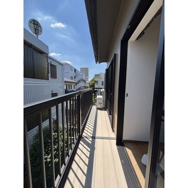 高間町貸家 ベランダ